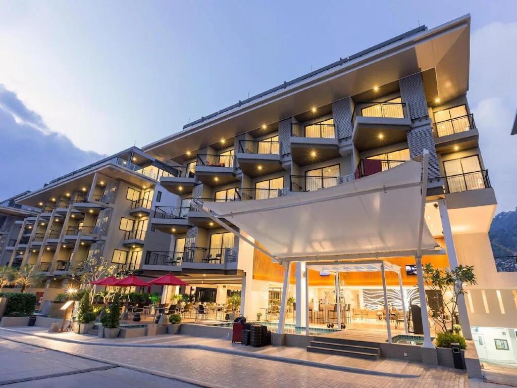 Front Phuket Penthouse Family Patong