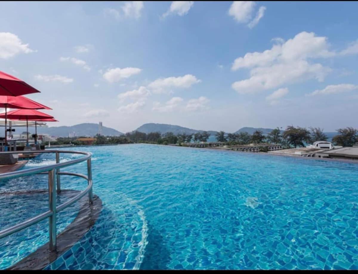 Front Phuket Penthouse Family Appartamento