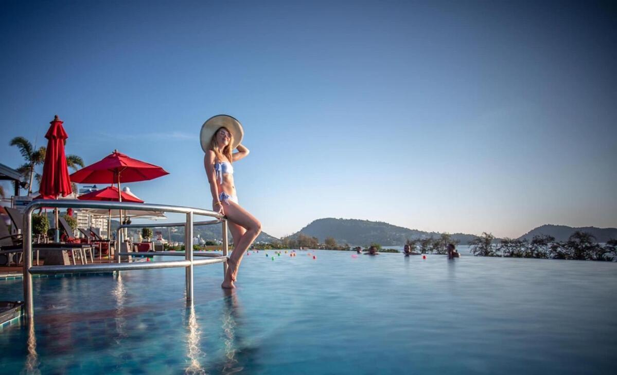 Front Phuket Penthouse Family Appartamento *