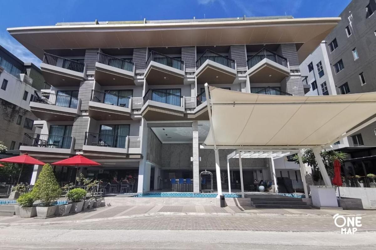 Front Phuket Penthouse Family Patong