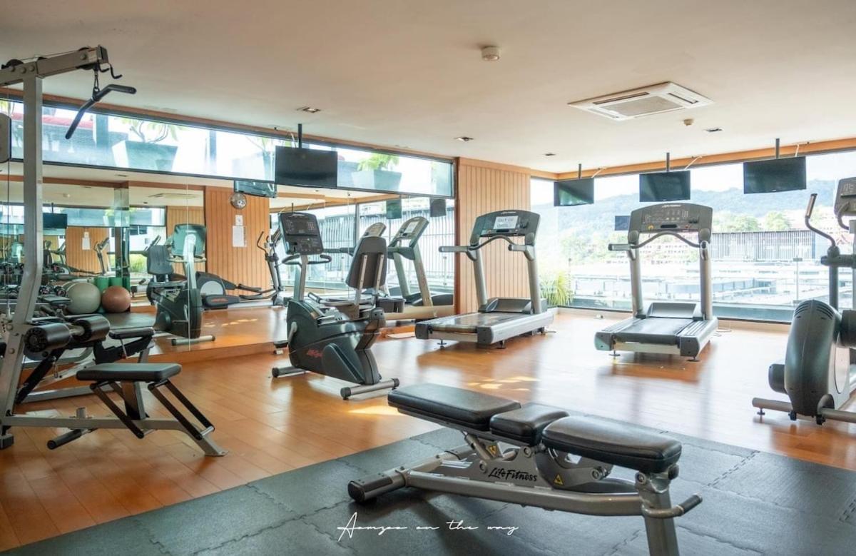 Front Phuket Penthouse Family * Patong