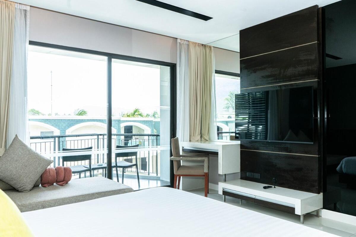 Front Phuket Penthouse Family *