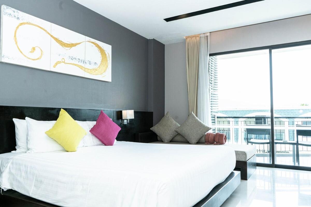 Front Phuket Penthouse Family Patong