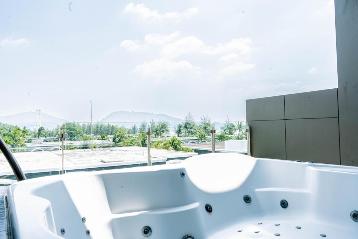 Front Phuket Penthouse Family *