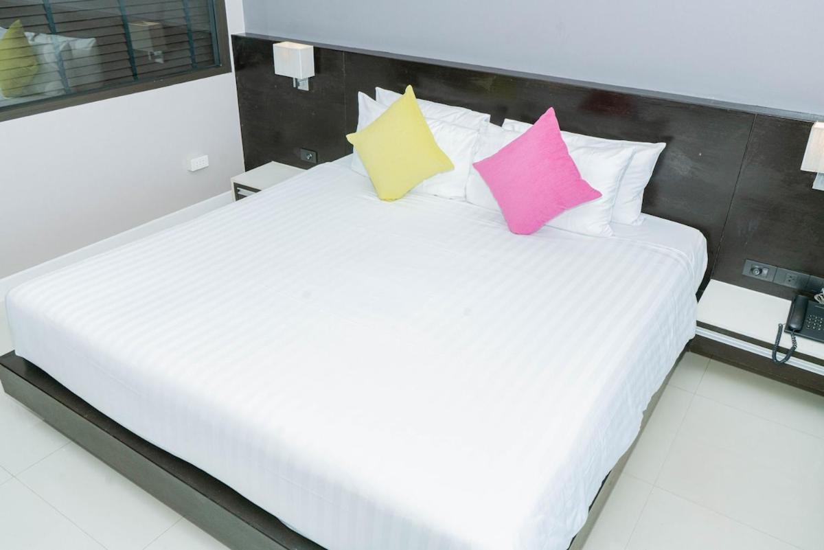 Front Phuket Penthouse Family Appartamento
